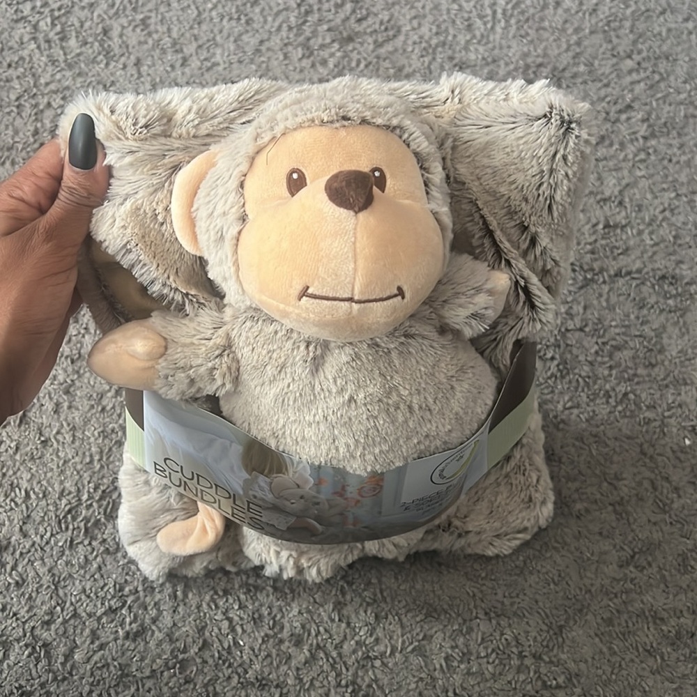 NWT Cuddle Bundles 2 Piece Blanket & Soft Toy Set